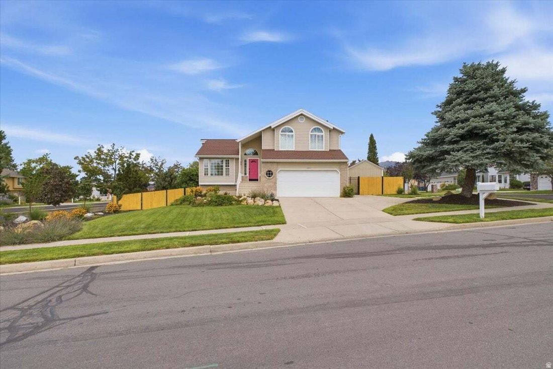 House in Sandy, Utah, United States 3 - 18705819