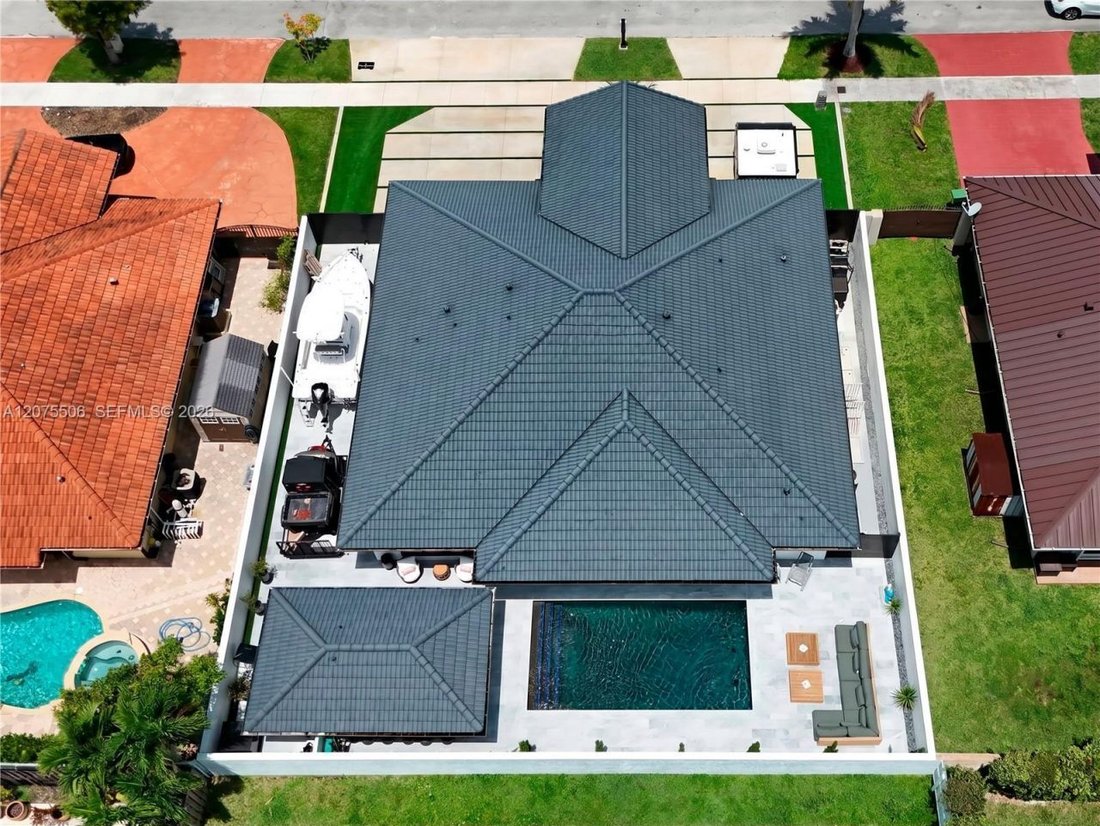 House in Miami, Florida, United States 4 - 18712593