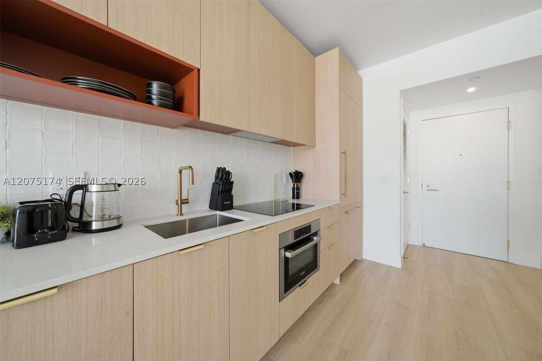 Condo in Miami, Florida, United States 2 - 18706043