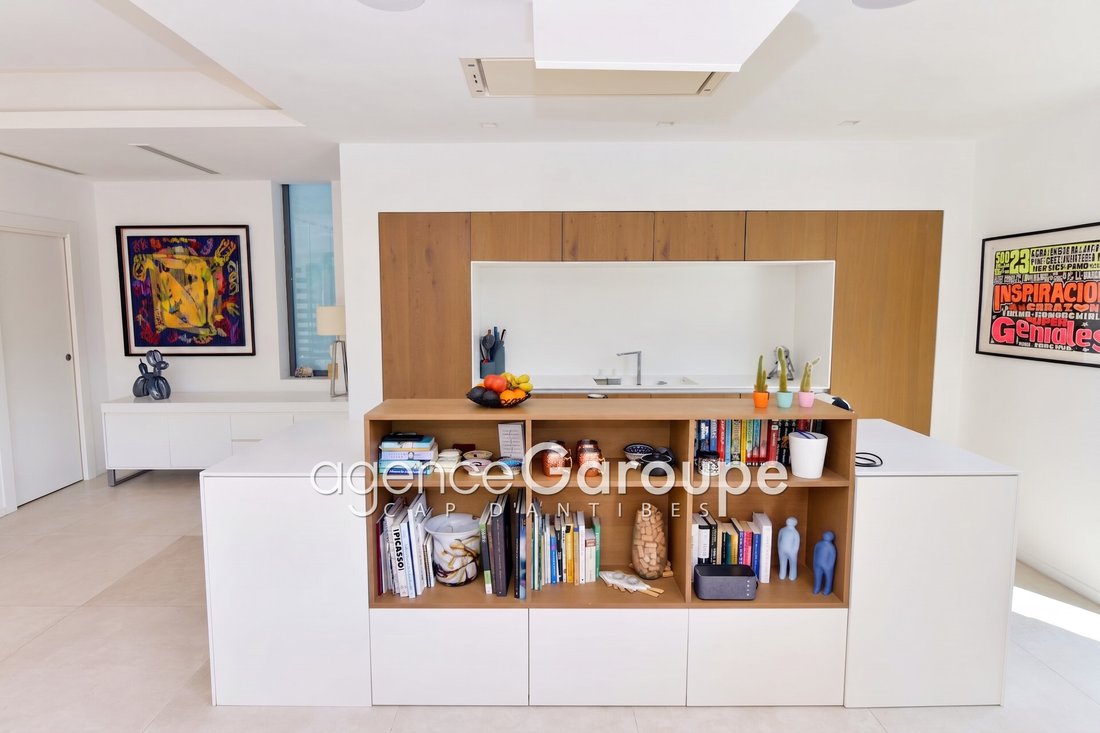 Villa in Antibes, Provence-Alpes-Côte d'Azur, France 2 - 18703912