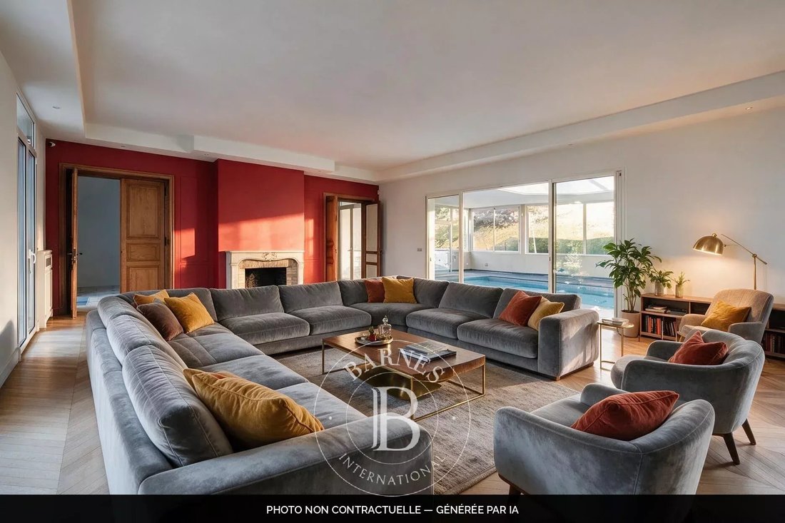 House in Le Port-Marly, Ile-de-France, France 2 - 18714802