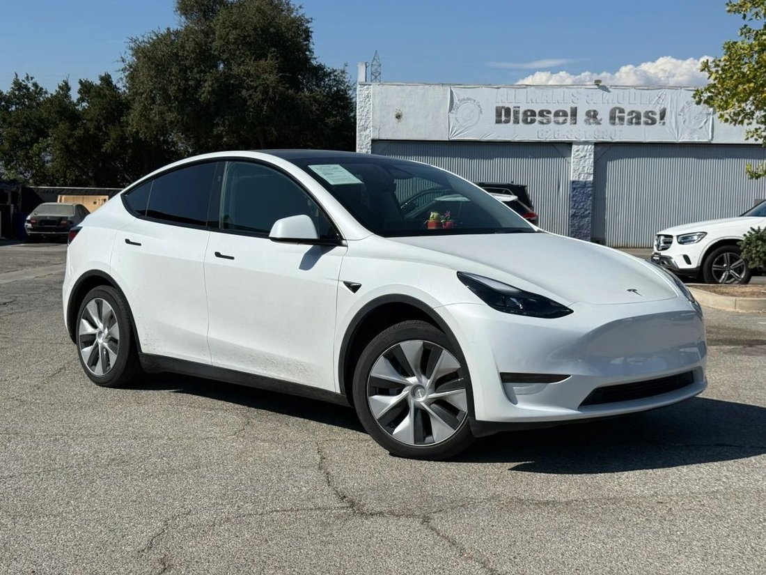 Suv in Azusa, CA, United States 1 - 18709536
