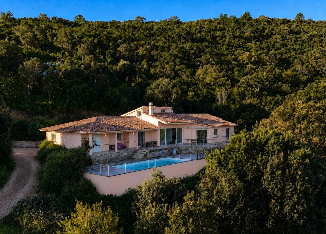 Villa à Porto-Vecchio, Corse, France 1 - 17471356