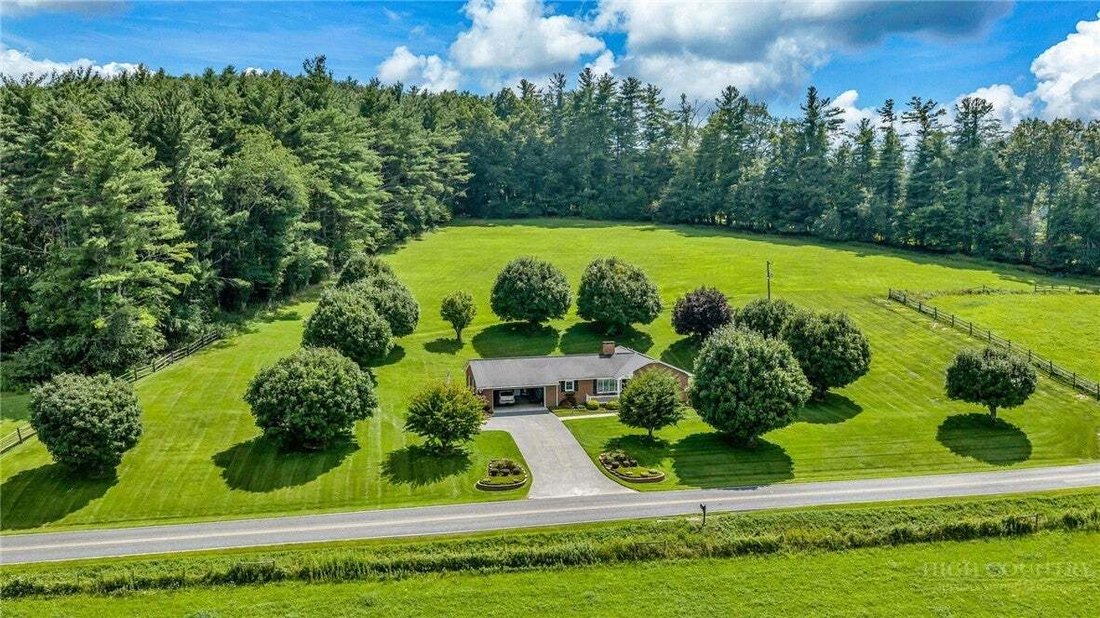 House in West Jefferson, North Carolina, United States 1 - 18247650