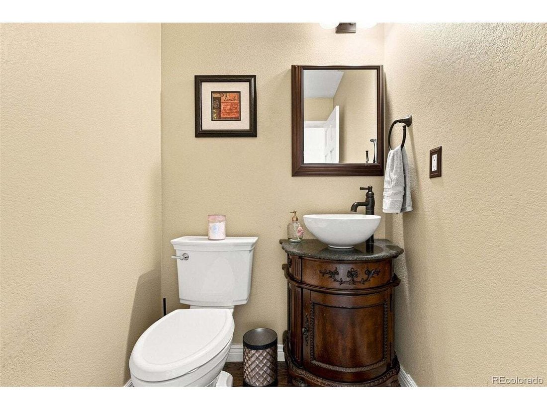 House in Littleton, Colorado, United States 5 - 18702944