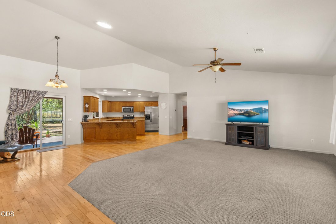 House in Grants Pass, Oregon, United States 3 - 18705113