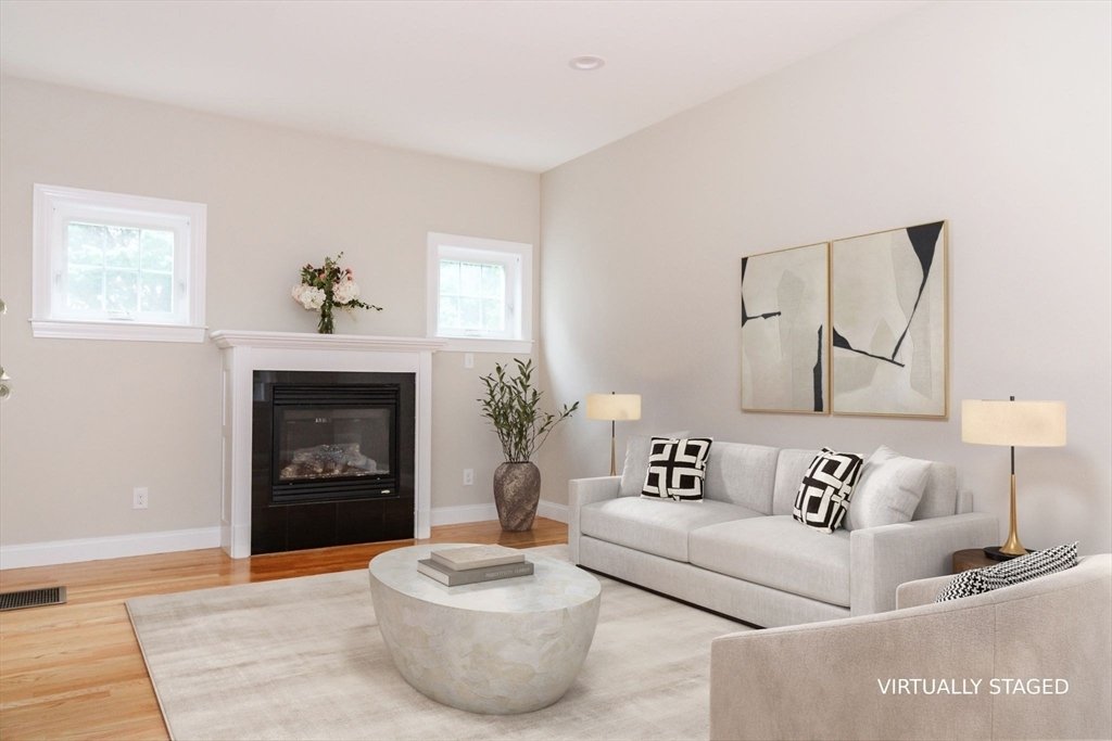 House in Wellesley, Massachusetts, United States 2 - 18706864