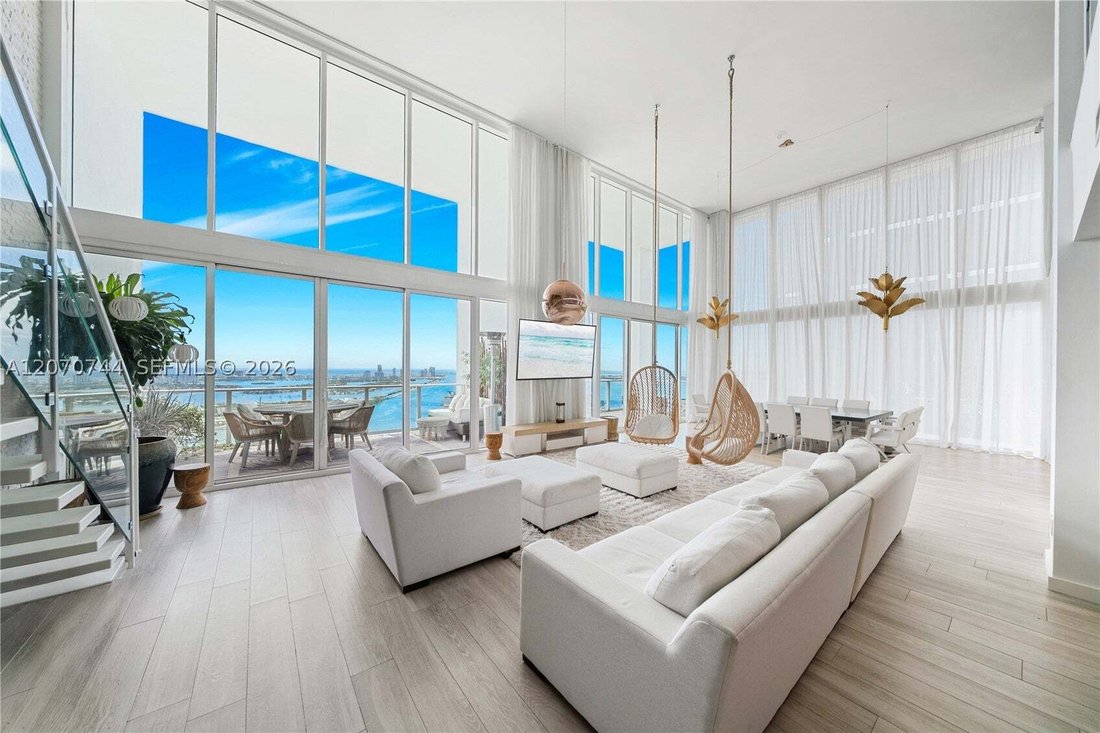 Condo in Miami, Florida, United States 5 - 18703102