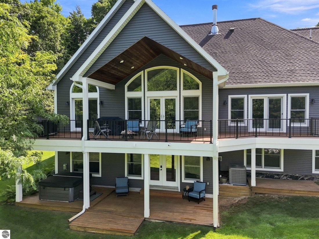 Maison à Traverse City, Michigan, États-Unis 1 - 18704171