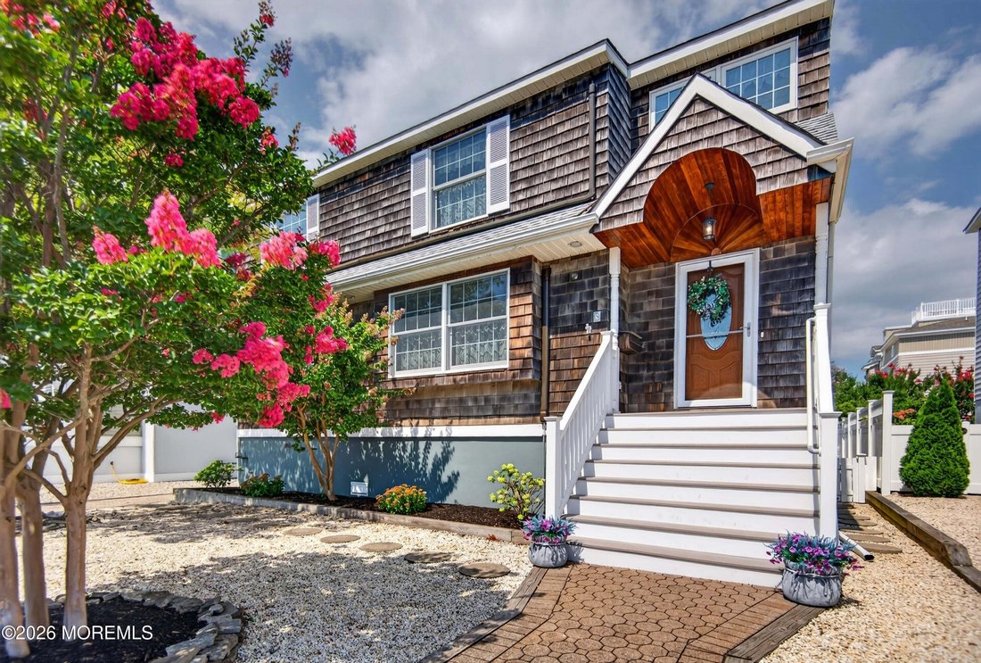 House in Ship Bottom, New Jersey, United States 3 - 18703329