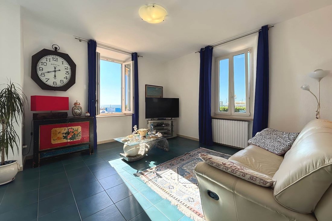 Townhouse in San Vincenzo, Tuscany, Italy 2 - 18311738