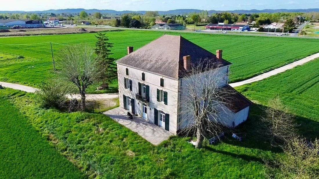 House in Allez-et-Cazeneuve, Nouvelle-Aquitaine, France 2 - 18713624