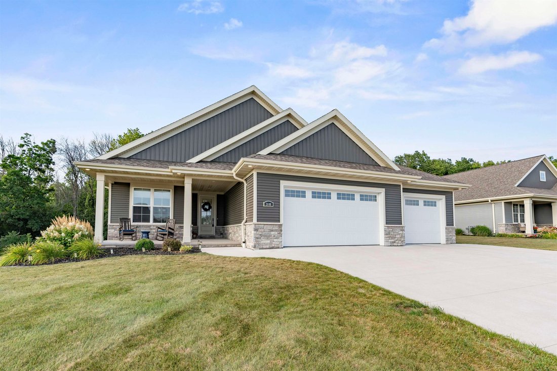 Menasha, Wisconsin, United States 1 - 18704354