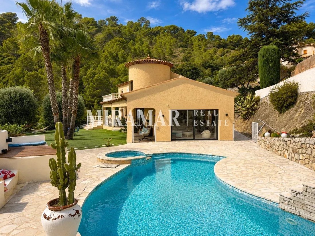 House in Tourrette-Levens, Provence-Alpes-Côte d'Azur, France 1 - 18704474