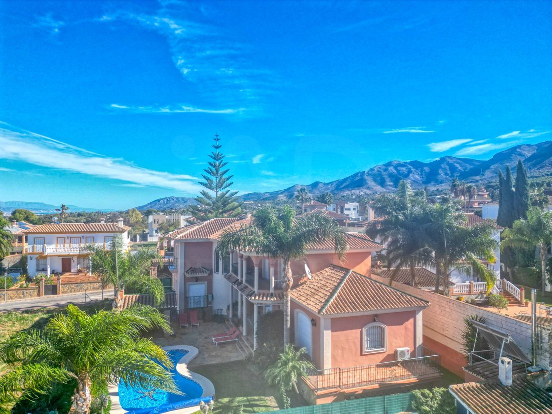 Villa in Alhaurin el Grande, Andalusia, Spain 2 - 18707326