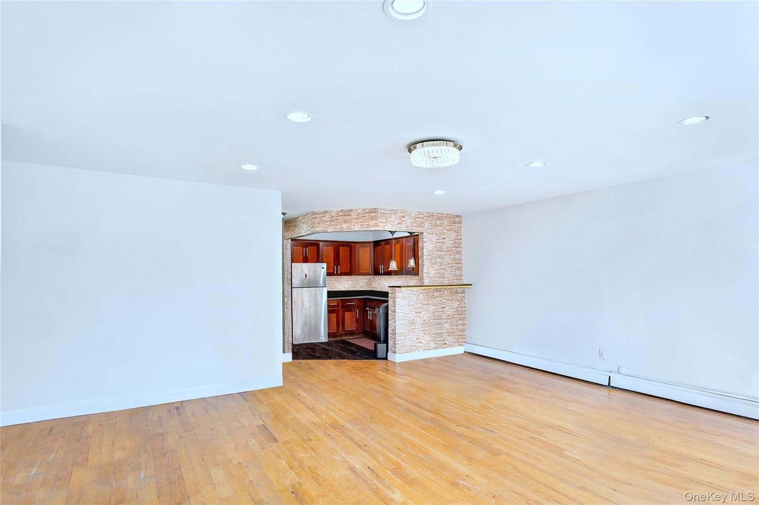 House in New York, New York, United States 3 - 18705728