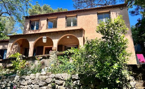 Country House in La Millière, Marseille, Provence-Alpes-Côte d'Azur 1