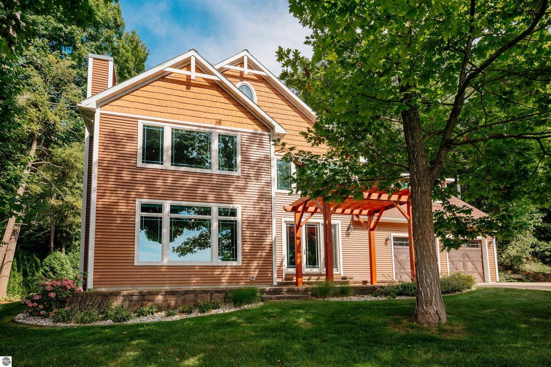 House in Traverse City, Michigan, United States 1 - 18708071