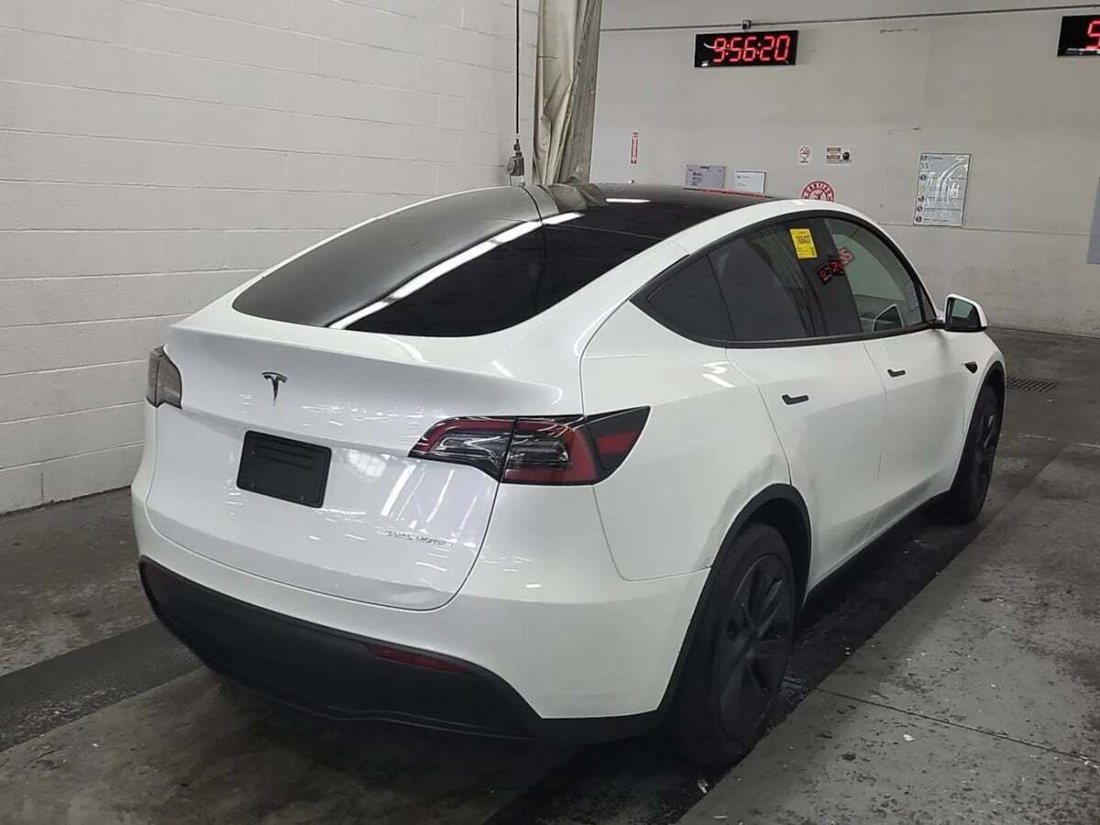 Suv in Newport Beach, CA, United States 4 - 18710558