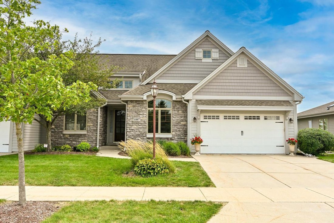 Condo in Waukesha, Wisconsin, United States 1 - 18713068