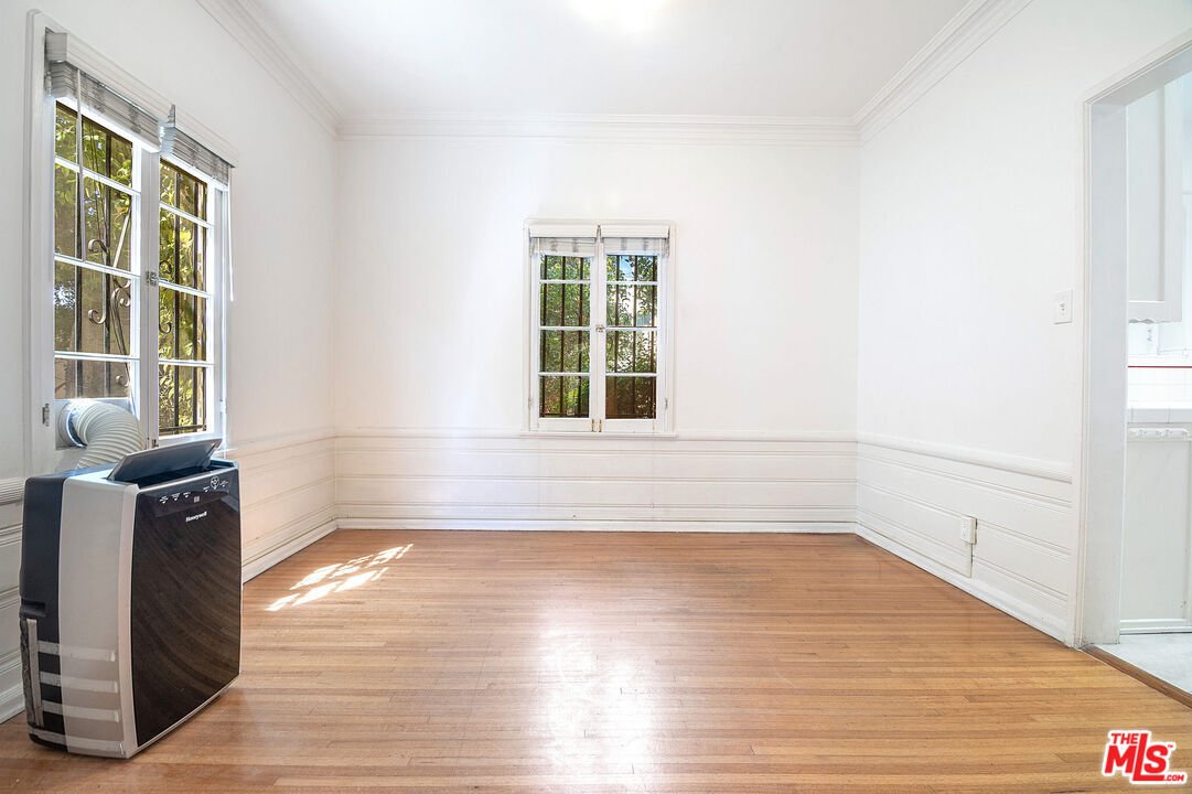 Los Angeles, California, United States 5 - 18706904