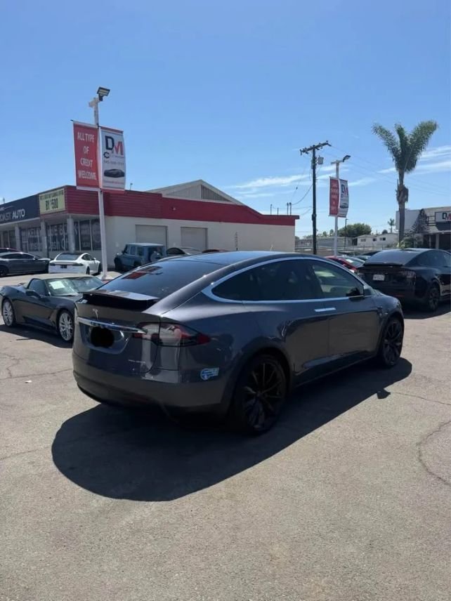 Suv in Costa Mesa, CA, United States 4 - 18709563