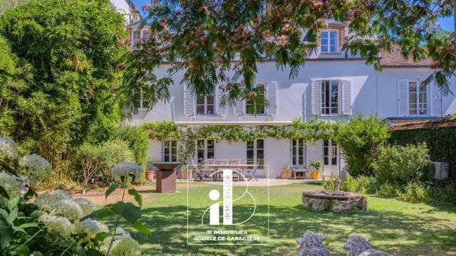 House in Fontainebleau, Ile-de-France, France 1 - 18411733