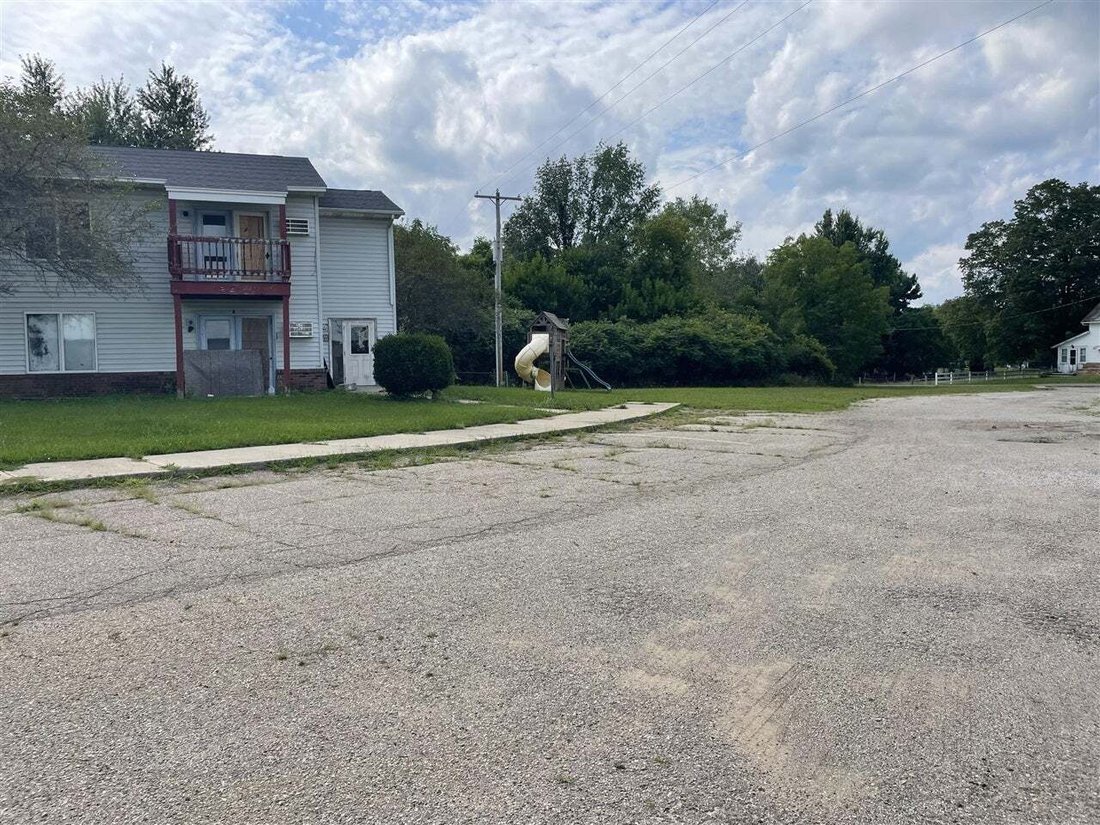 Camden, Michigan, United States 4 - 18705254