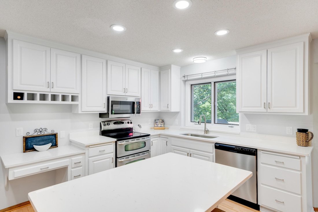 House in Eagan, Minnesota, United States 3 - 18702603