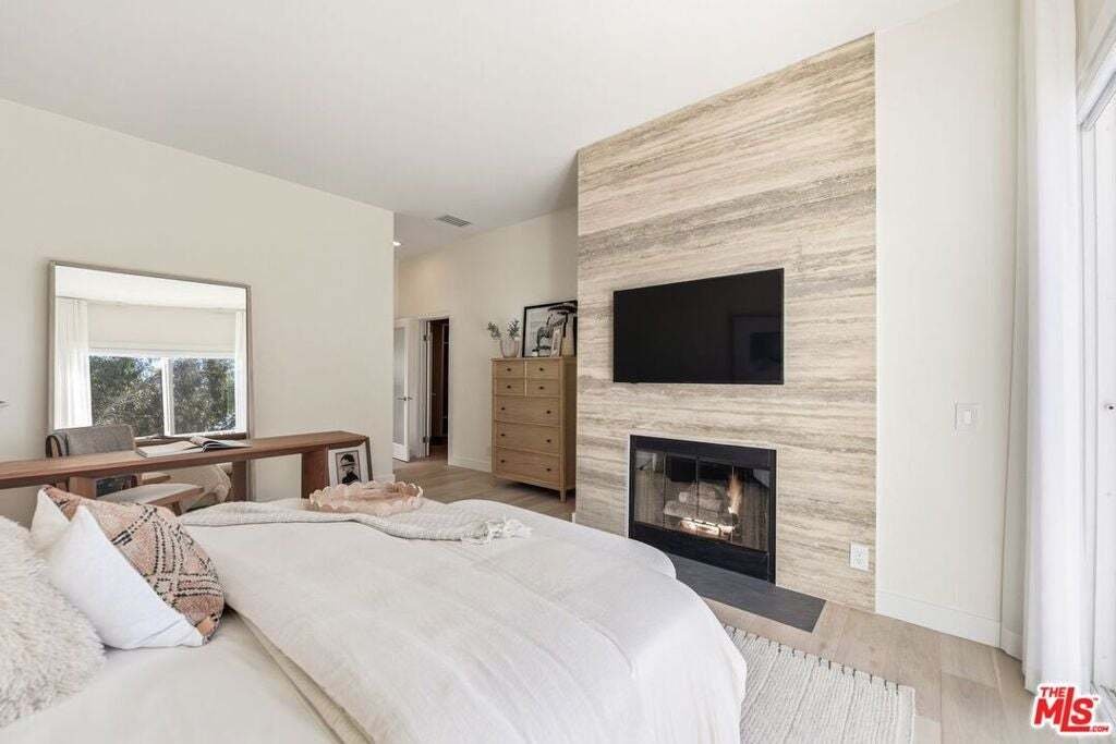 Condo in Malibu, California, United States 5 - 18702943