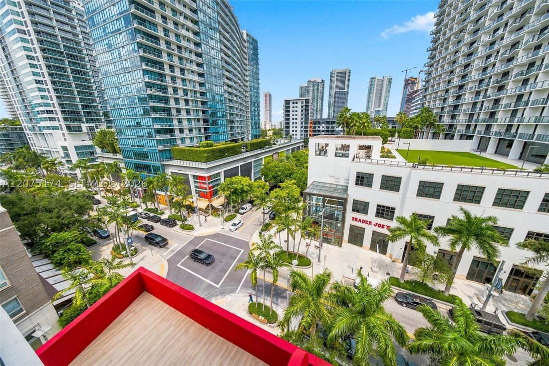 Condo in Miami, Florida, United States 3 - 18706043