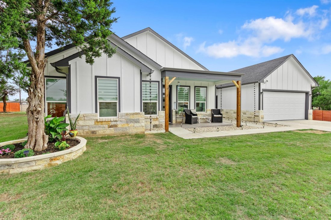 House in Elgin, Texas, United States 2 - 18713099