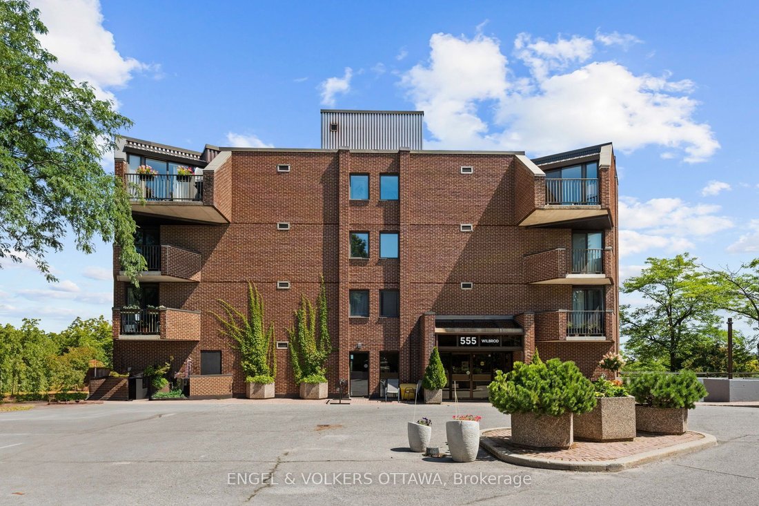 Condo in Ottawa, Ontario, Canada 1 - 18707009