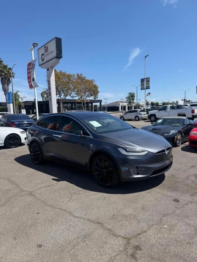 Suv in Costa Mesa, CA, United States 3 - 18709563