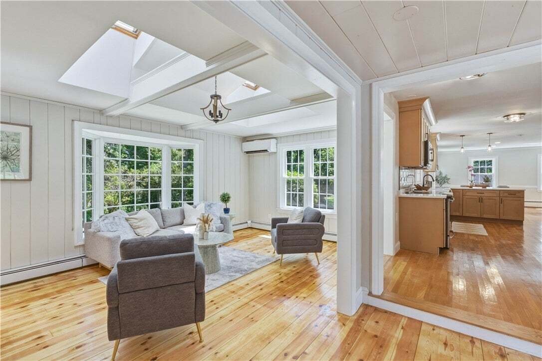 House in Cranston, Rhode Island, United States 4 - 18705261