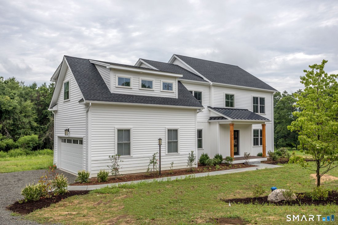 House in Newtown, Connecticut, United States 2 - 18712873
