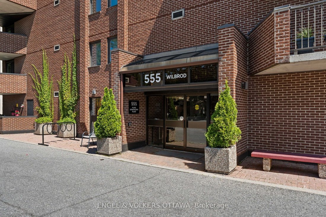Condo in Ottawa, Ontario, Canada 2 - 18707009