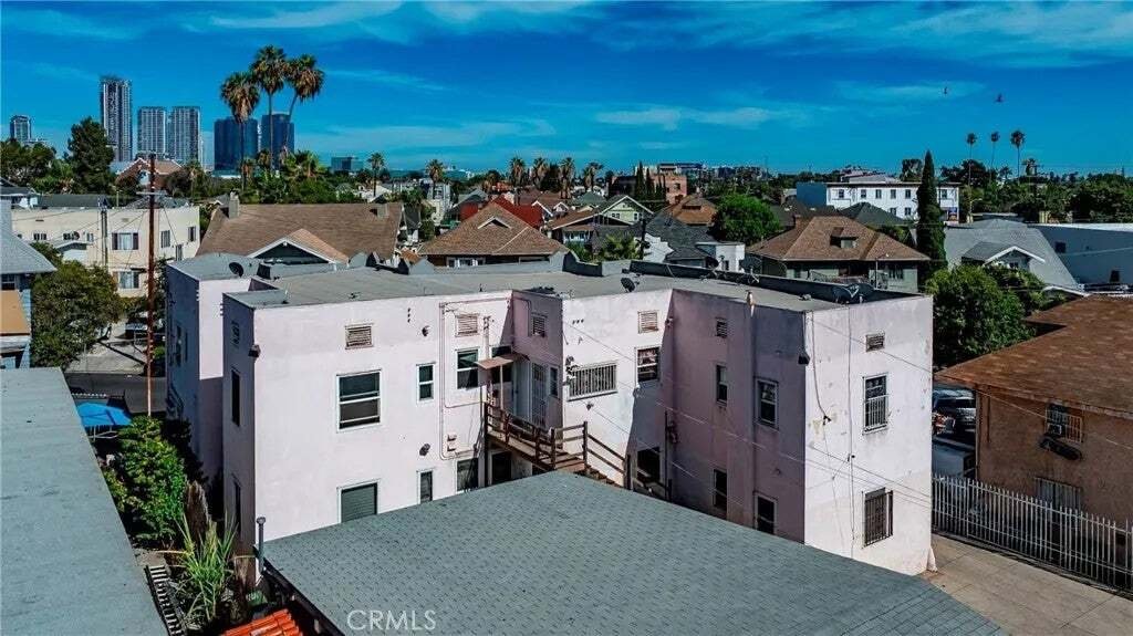 Los Angeles, California, United States 4 - 18708572