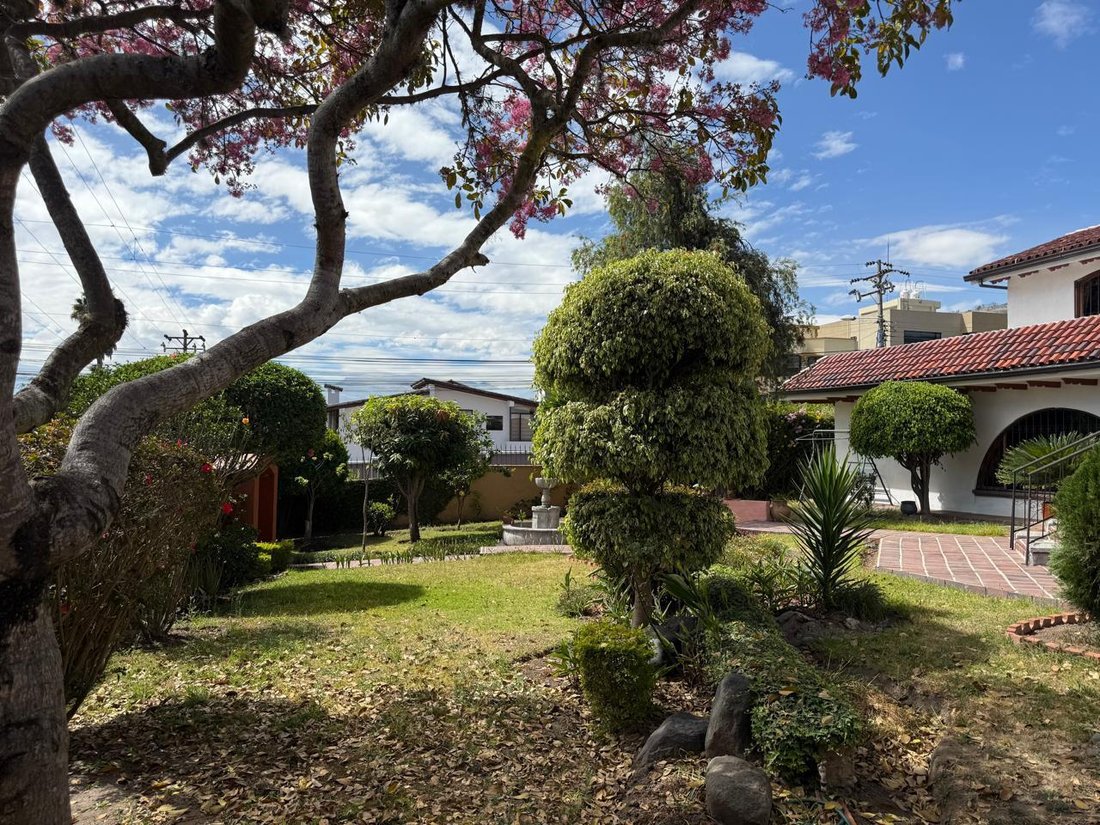 House in Quito, Pichincha, Ecuador 2 - 18704698