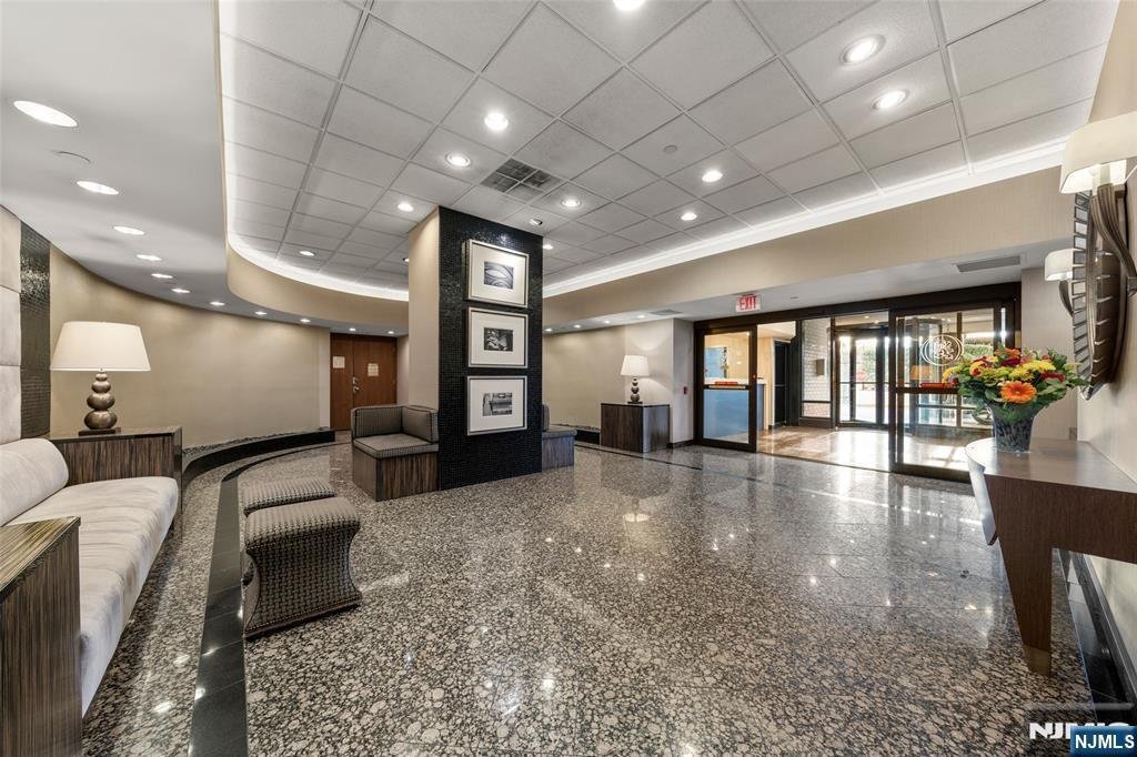 Condo in Fort Lee, New Jersey, United States 3 - 18702748