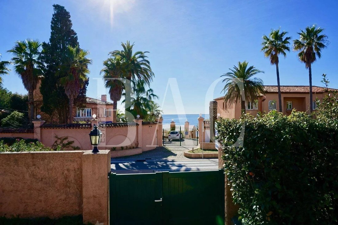 Villa en Ecarts, Roquebrune-sur-Argens, Francia 1 - 15622633