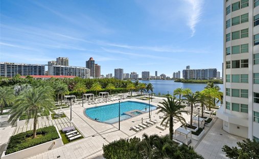 Maison à Golden Beach, Floride, États-Unis 1