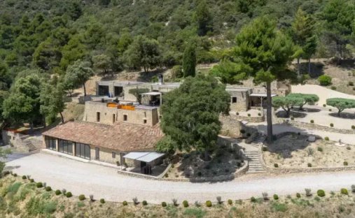 Estate in Lourmarin, Provence-Alpes-Côte d'Azur, France 1