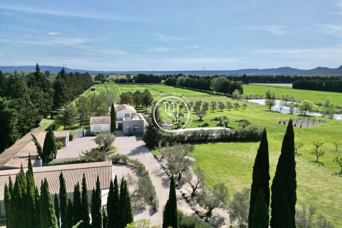 Villa in Saint-Rémy-de-Provence, Provence-Alpes-Côte d'Azur, France 5 - 18704049