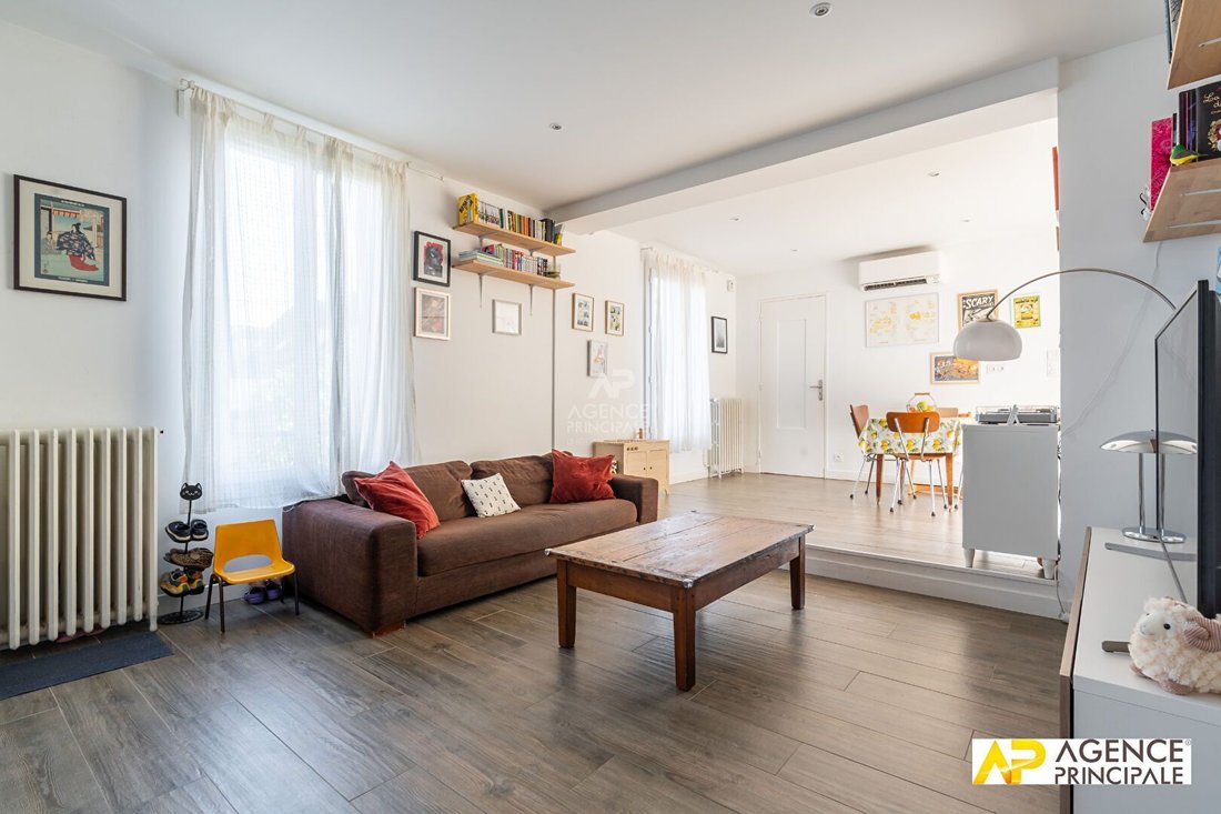 House in Napoleon, Maisons-Laffitte, France 5 - 18710456