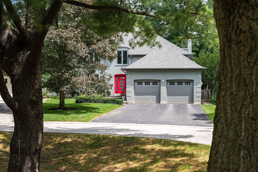 House in Oakville, Ontario, Canada 2 - 18704875