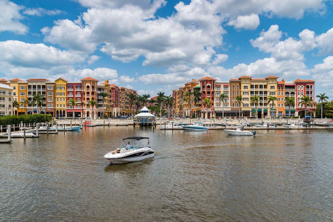 Eigentumswohnung in Naples, Florida, Vereinigte Staaten 1 - 18705475