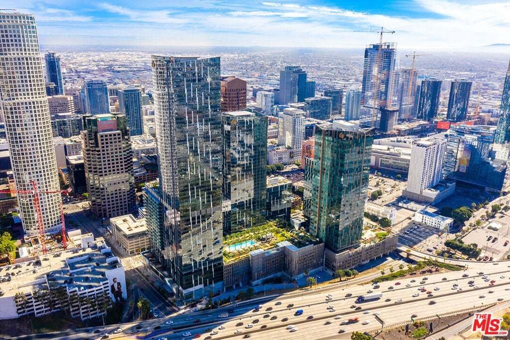 Condo in Los Angeles, California, United States 2 - 18710017