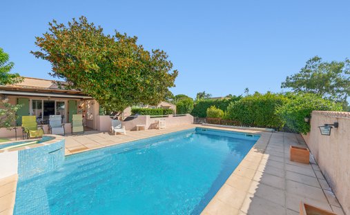 Villa à La Londe-les-Maures, Provence-Alpes-Côte d'Azur, France 1