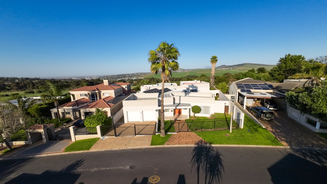 House in Durbanville Hills, Cape Town, South Africa 2 - 18710869